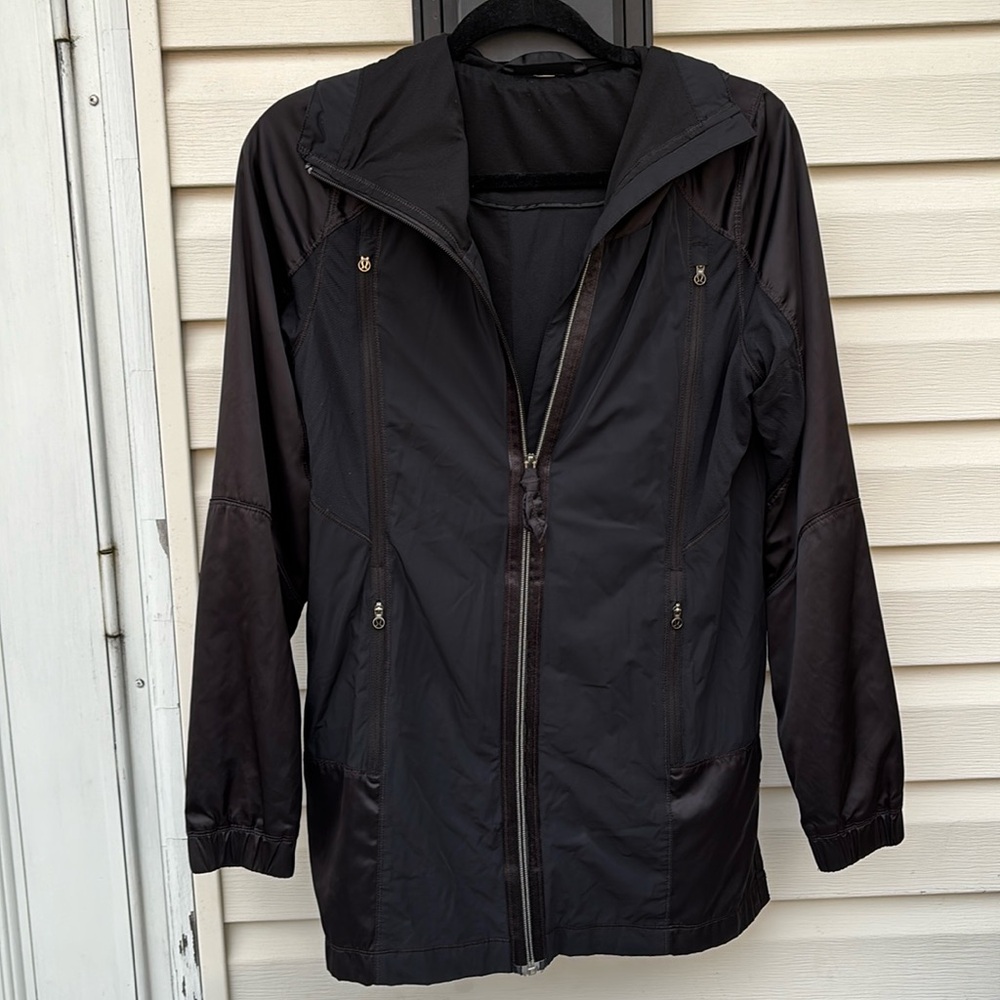 LULULEMON LADIES BLACK JACKET-4